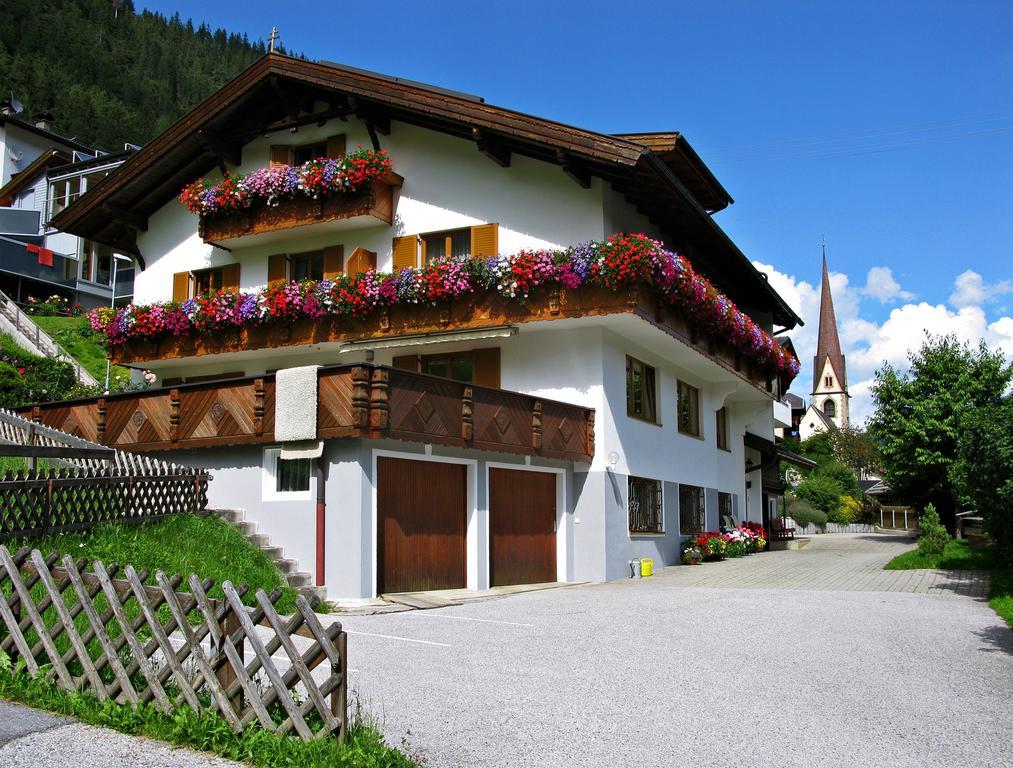 Hotel Haus Christina à Trins Extérieur photo